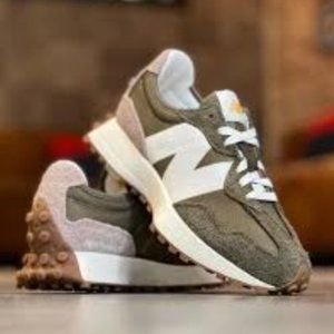 New Balance 327 Unisex M9.5 / W11 Casual Sneakers Shoes Dark Moss with Covert